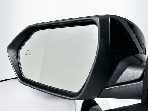 Used 2025 Hyundai Elantra Sport image 16