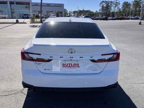 Used 2026 Toyota Camry SE image 4