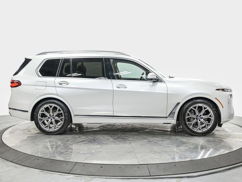 Used 2023 BMW X7 xDrive40i w/ Premium Package image 8