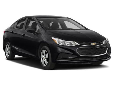 Used 2018 Chevrolet Cruze LS FWD image 9