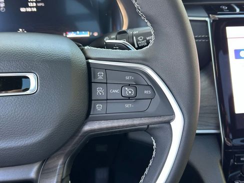 New 2025 Jeep Grand Cherokee Limited image 47