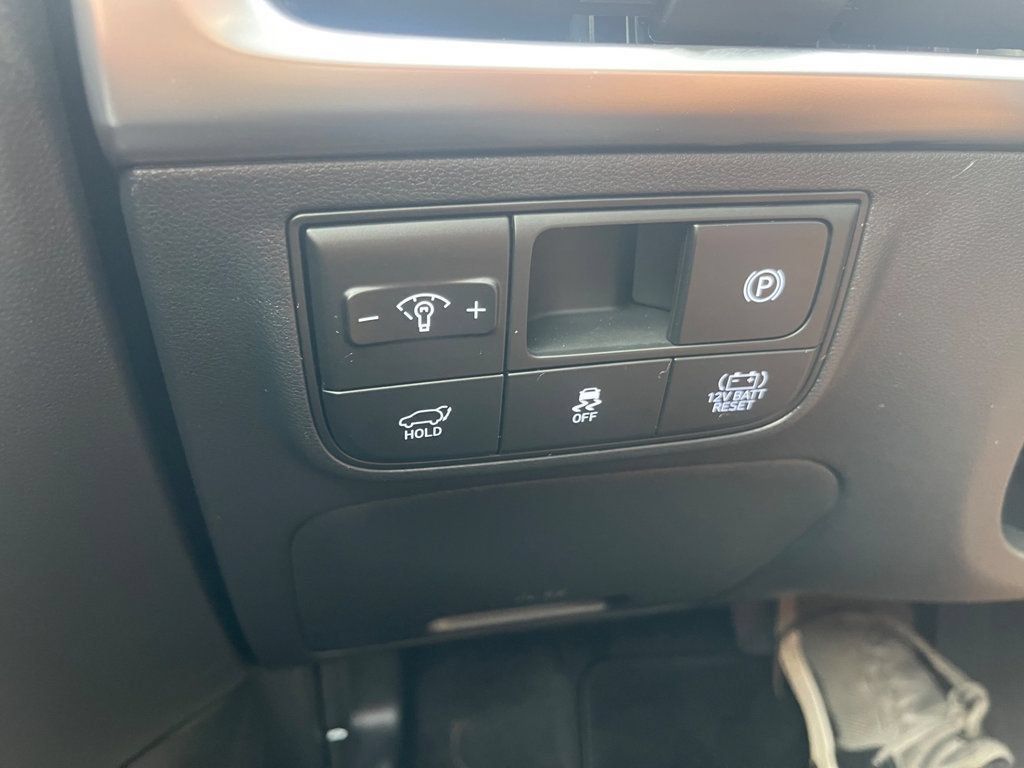 Used 2026 Hyundai Tucson Limited AWD/4WD image 18