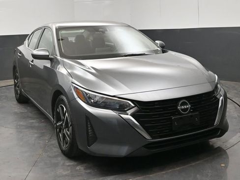 Used 2024 Nissan Sentra SV image 2