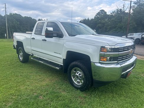 Used 2018 Chevrolet Silverado 2500 W/T w/ WT Convenience Package AWD/4WD image 5