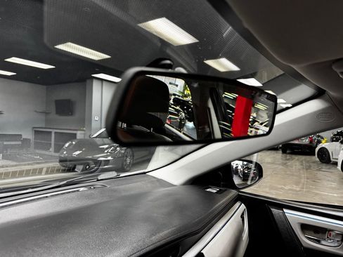 Used 2016 Toyota Corolla LE FWD image 28