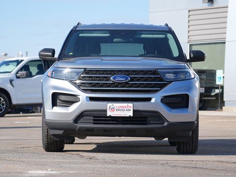 Used 2023 Ford Explorer XLT image 9