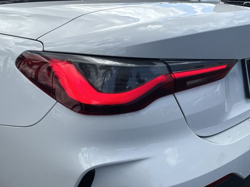 Used 2022 BMW 430i Convertible w/ M Sport Package RWD image 10