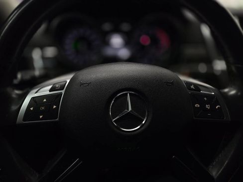 Used 2016 Mercedes-Benz GL 450 4MATIC w/ Premium I Package image 18