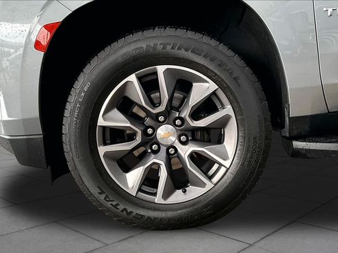 Used 2024 Chevrolet Tahoe LT w/ Luxury Package RWD image 10