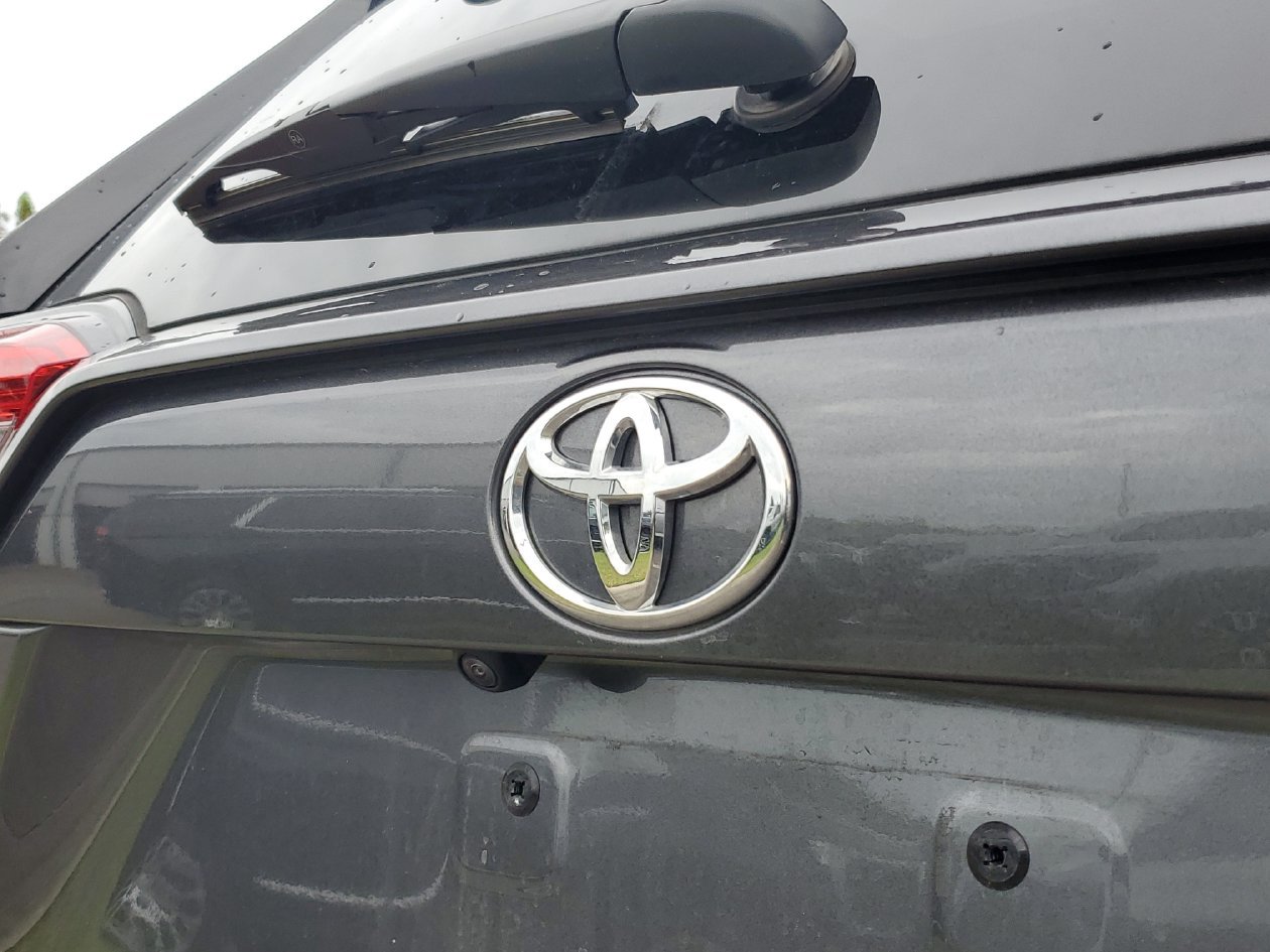 Used 2025 Toyota RAV4 SE AWD/4WD image 6
