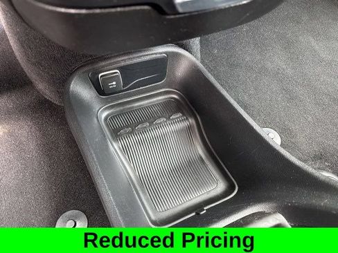 Used 2023 Chrysler Pacifica Touring FWD image 24