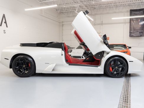 Used 2006 Lamborghini Murcielago Roadster image 10