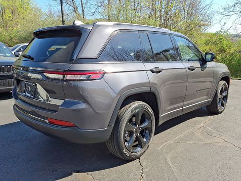 Certified 2023 Jeep Grand Cherokee Altitude image 6