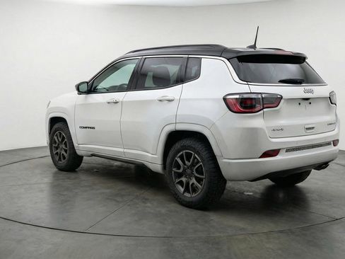 Used 2025 Jeep Compass Trailhawk AWD/4WD image 6