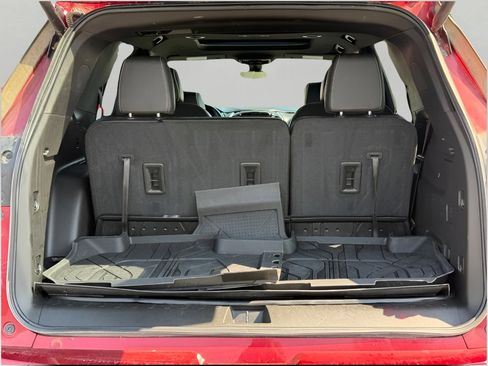 Used 2023 Chevrolet Traverse Premier w/ LPO, Floor Liner Package AWD/4WD image 8