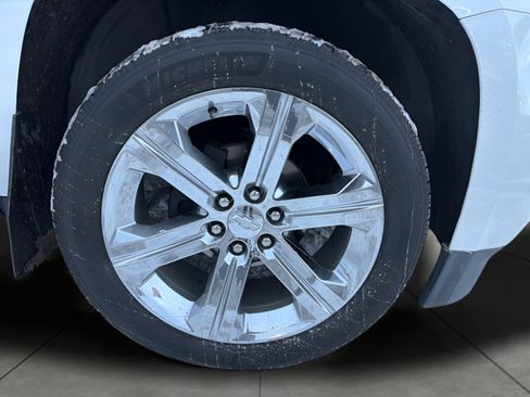 Used 2020 Chevrolet Suburban Premier w/ 6.2L Performance Package image 9