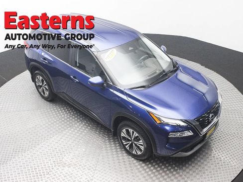 Used 2023 Nissan Rogue SV AWD/4WD image 3