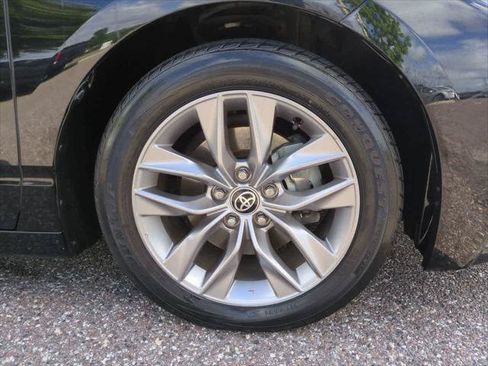 Certified 2021 Toyota Avalon XLE FWD image 11