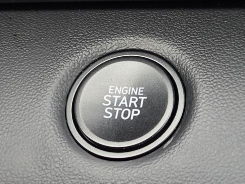 Certified 2025 Hyundai Elantra Sport image 21