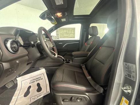New 2026 Chevrolet Colorado Z71 w/ Technology Package AWD/4WD image 3