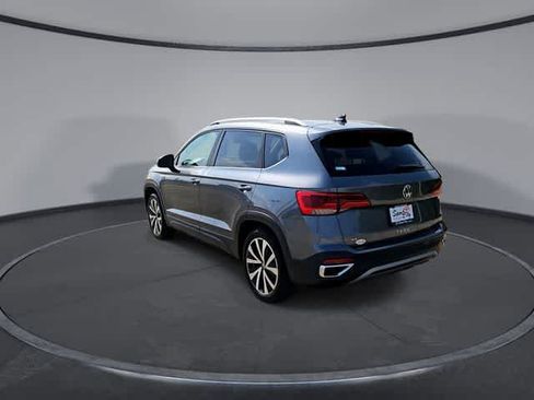 Used 2024 Volkswagen Taos SE FWD image 6