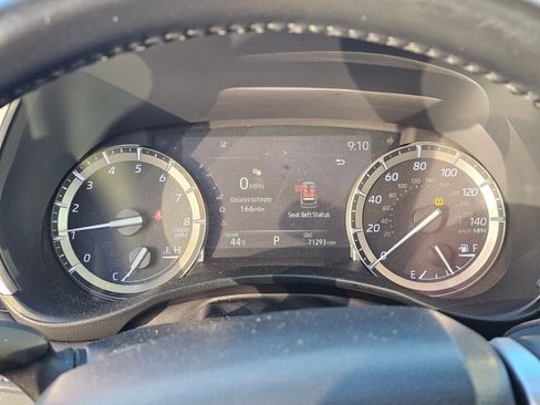 Used 2022 Toyota Highlander XLE image 40