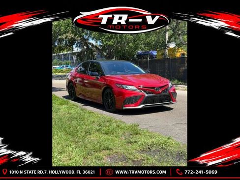 Used 2021 Toyota Camry XSE FWD image 3