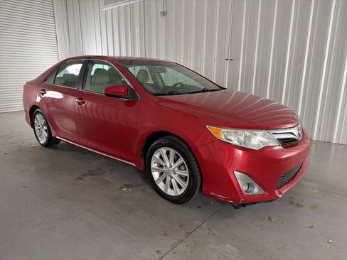 Used 2012 Toyota Camry XLE image 1