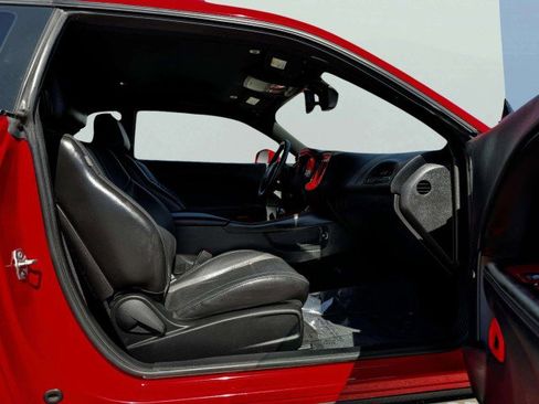 Used 2019 Dodge Challenger SXT w/ Plus Package image 34