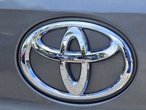 Used 2026 Toyota Highlander Limited AWD/4WD image 34