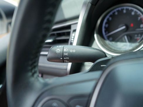 Used 2021 Toyota Camry SE image 28