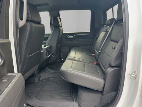 New 2026 GMC Sierra 2500 SLT w/ SLT Convenience Package image 8