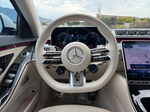 Used 2025 Mercedes-Benz S 63 AMG S image 9