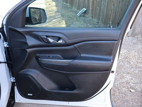 Used 2020 GMC Acadia SLT image 28