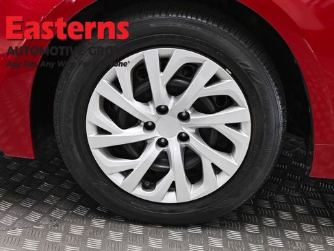 Used 2020 Toyota Corolla LE FWD image 31