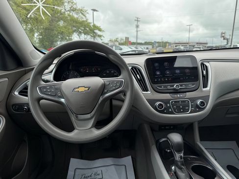 Used 2025 Chevrolet Malibu LT FWD image 19