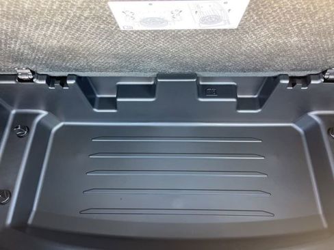 New 2026 Chevrolet Traverse LT w/ Enhanced Driving Package image 7