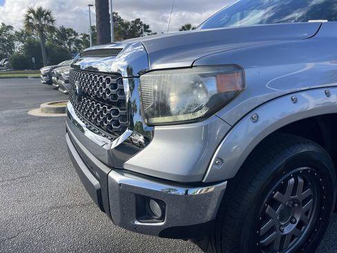 Used 2018 Toyota Tundra SR5 w/ SR5 Upgrade Package AWD/4WD image 6