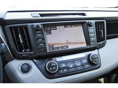 Used 2018 Toyota RAV4 Limited image 25