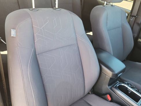 Used 2019 Toyota Tacoma TRD Sport AWD/4WD image 17