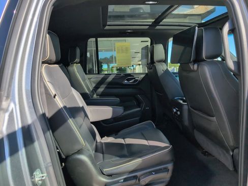 Used 2021 GMC Yukon XL SLT w/ SLT Luxury Plus Package image 41