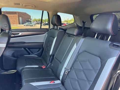 Used 2024 Volkswagen Atlas Peak Edition SE image 14