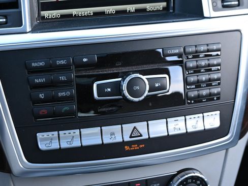 Used 2013 Mercedes-Benz GL 550 4MATIC image 18