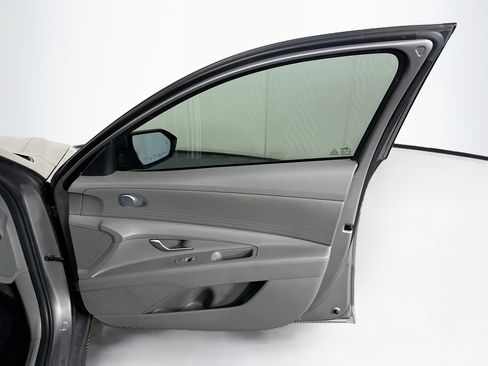 Used 2022 Hyundai Elantra SEL FWD image 30