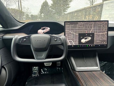 Used 2022 Tesla Model S AWD image 2