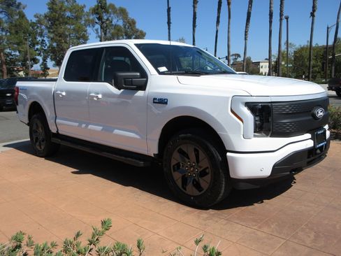 Certified 2024 Ford F150 Lightning Flash AWD/4WD image 6