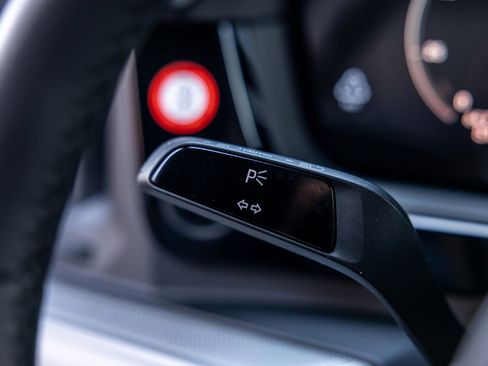 Certified 2025 Porsche Cayenne AWD/4WD image 49