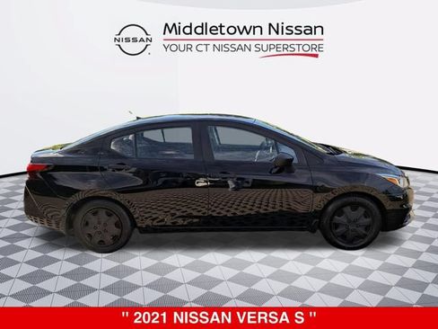 Used 2021 Nissan Versa S FWD image 2