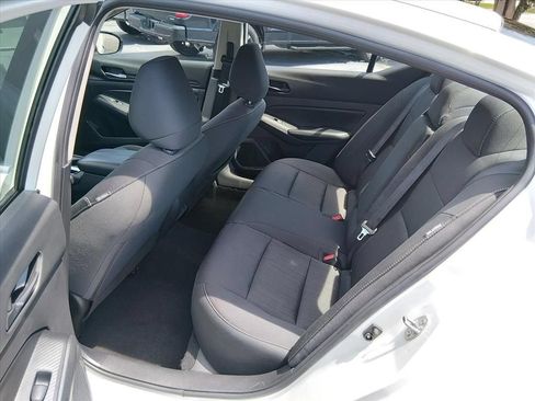 Used 2025 Nissan Altima 2.5 SV FWD image 13