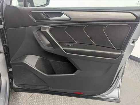 Used 2023 Volkswagen Tiguan SE FWD image 22